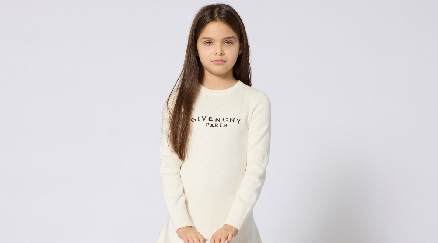 GIVENCHY
